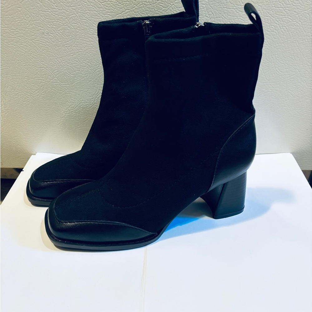 Chic Black Heeled Boots for Women